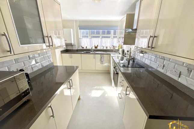 The Penthouse, 12, Cantelupe Road, Bexhill photo 3