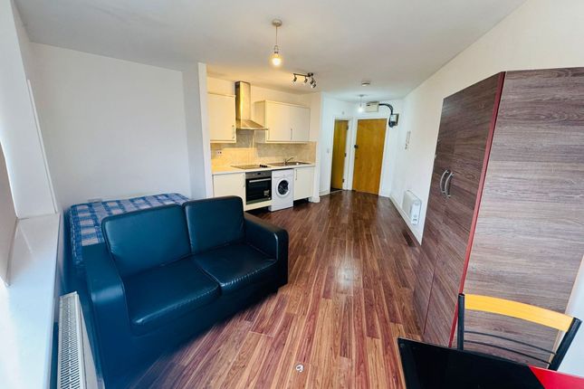 Flat 13, City House, 9 Cranbrook Road, Ilford, Ilford photo 4