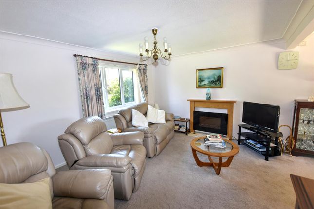 30, Tehidy Close, Camborne photo 2