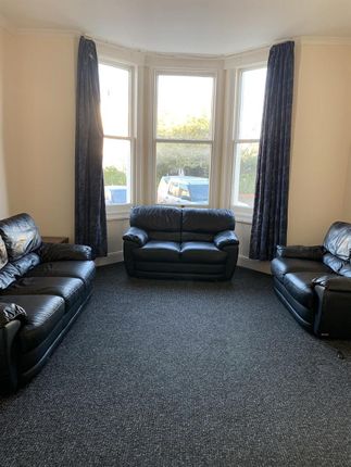 Room to rent in Russell Terrace, Leamington Spa