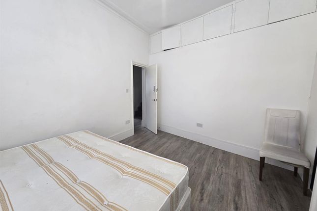 81A, Osbaldeston Road, London photo 3