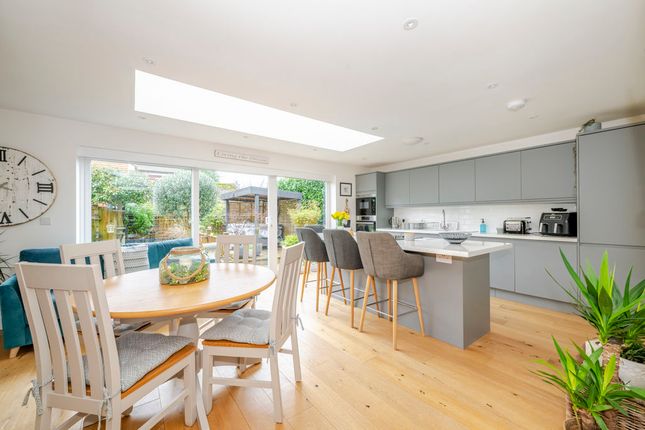 4, Eaton Close, Uckfield photo 2