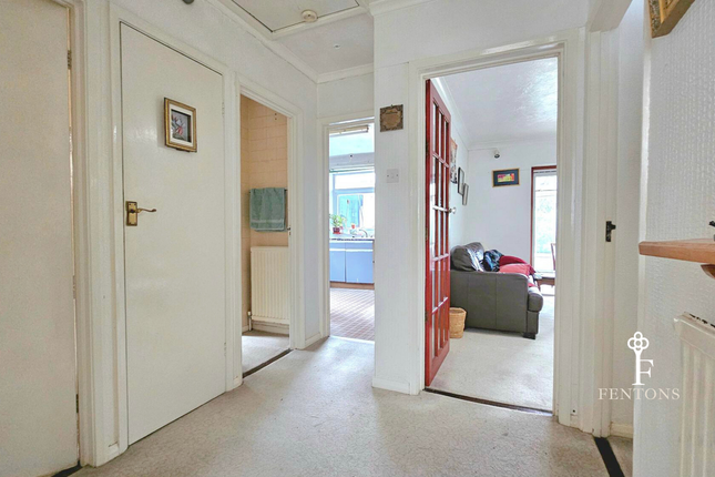 17, Walden Way, Frinton-On-Sea photo 4