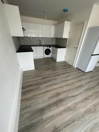 Detached house to rent in Greenwood Avenue, Enfield