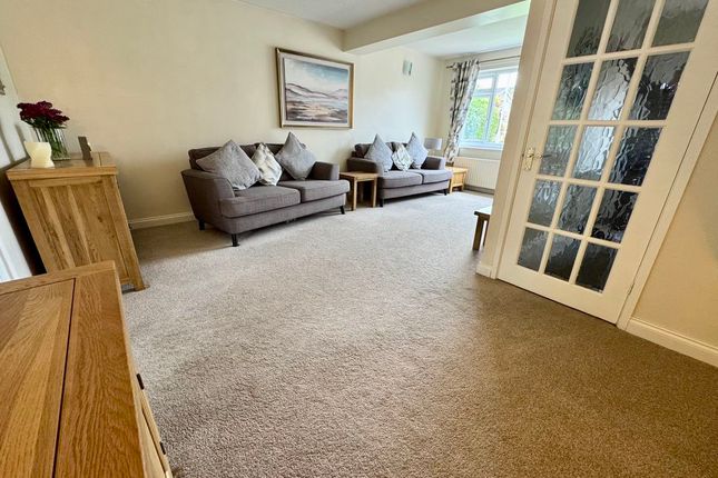 5, Stirling Court, Holmes Chapel photo 2