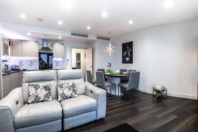 Flat to rent in Kew Eye Apartments, Ealing Road, Greater London