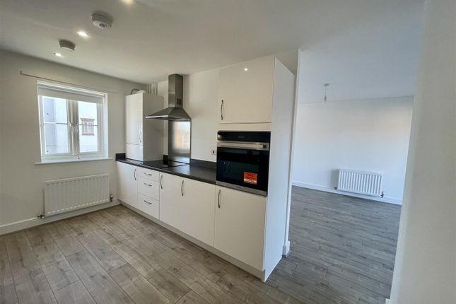 13, Furrows Avenue, Nottingham photo 3
