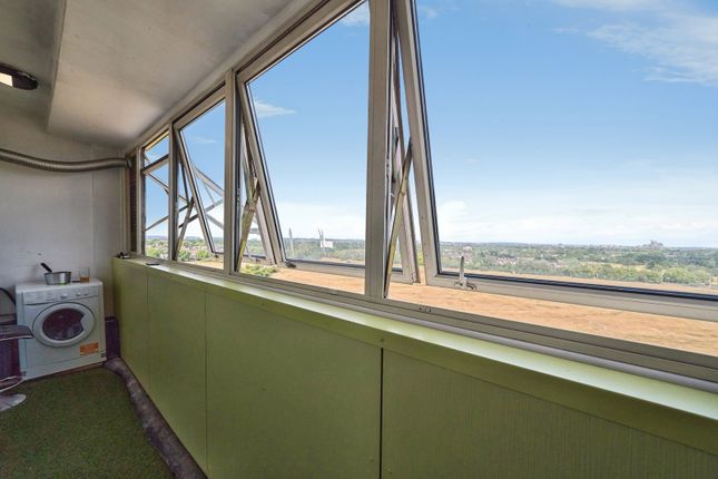 Flat 78, Fred Wigg Tower,, Montague Road, London photo 4