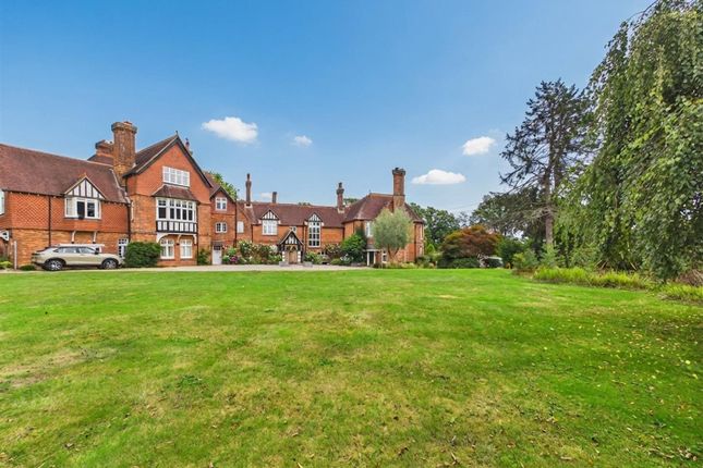 1-bed flat on 4 Yew Tree House, Wheel Lane, Westfield, £120,500