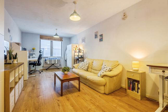 Flat 60, Anchor Point,, Cathedral Walk, Bristol photo 2