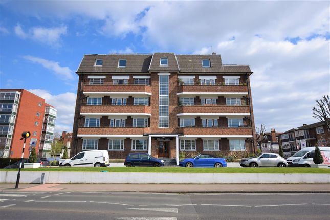 Thumbnail Flat to rent in Portsmouth Road, Surbiton