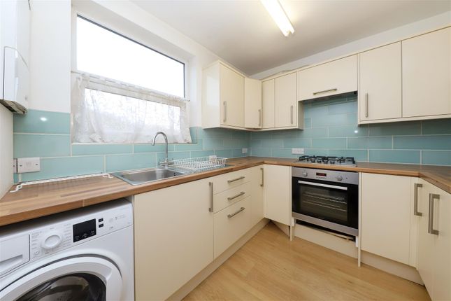 4, 167, Park Avenue, Ruislip photo 4