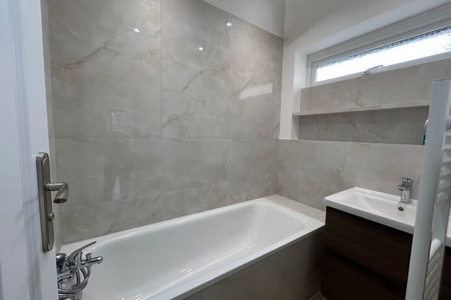 282, Bilton Road, Greenford photo 5