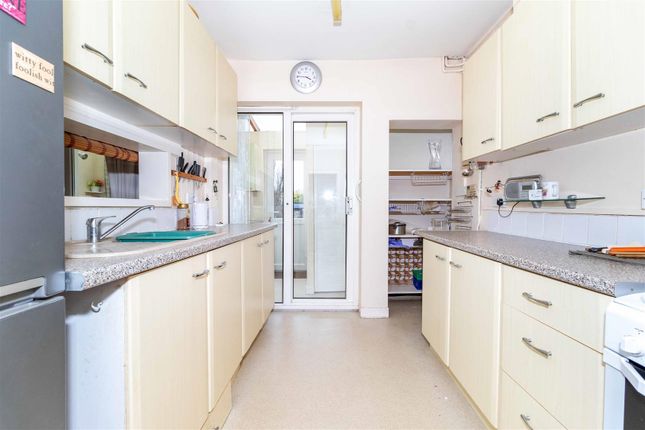 43, Meadow Road, Worthing photo 2