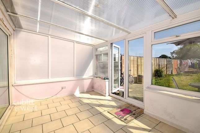 3, Lingfield Way, Chichester photo 4