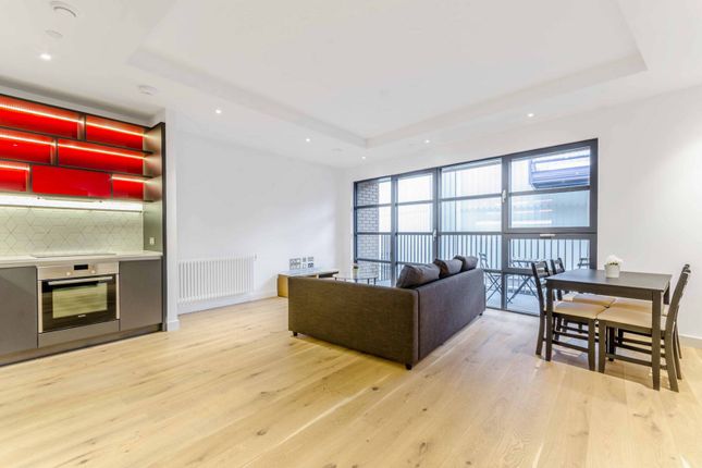 Thumbnail Flat to rent in Astell House, Canary Wharf, London
