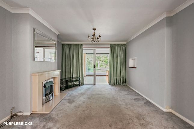 75, Crossways, Crawley photo 4