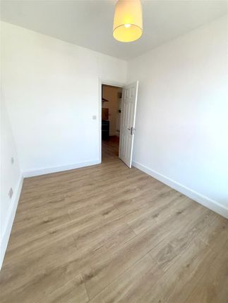 853C, High Road Leyton, London photo 4