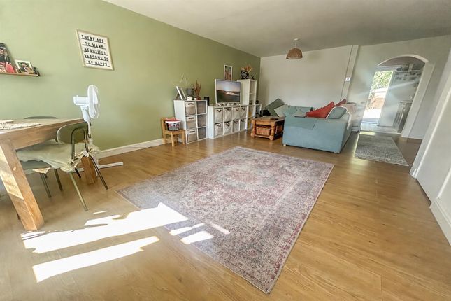 83, Weston Way, Newmarket photo 4