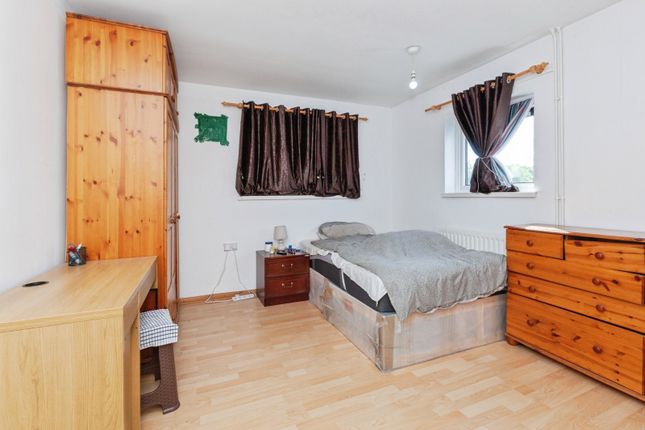9, Langley Avenue, Leicester photo 4