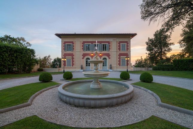 Villa for sale in Via di Capriglia, Pietrasanta, It