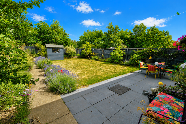 25, Elder Grove, Doncaster photo 2