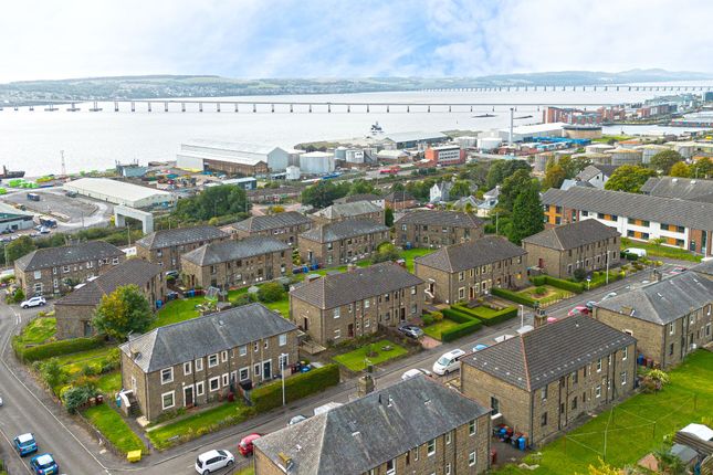 21 Ivanhoe Place, Dundee photo 2