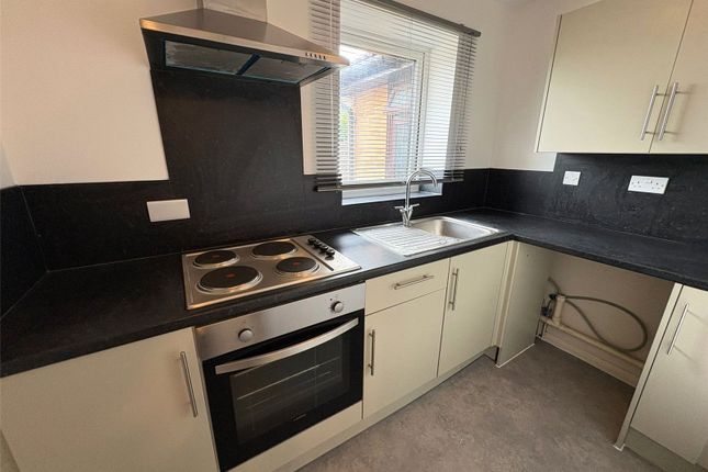 188, Avondale, Ash Vale photo 2