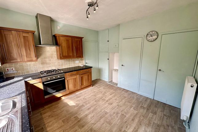 18, Rivermead Close, Gloucester photo 3