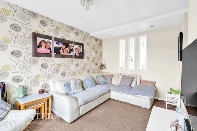 7, Norfolk Close, Littleborough photo 4