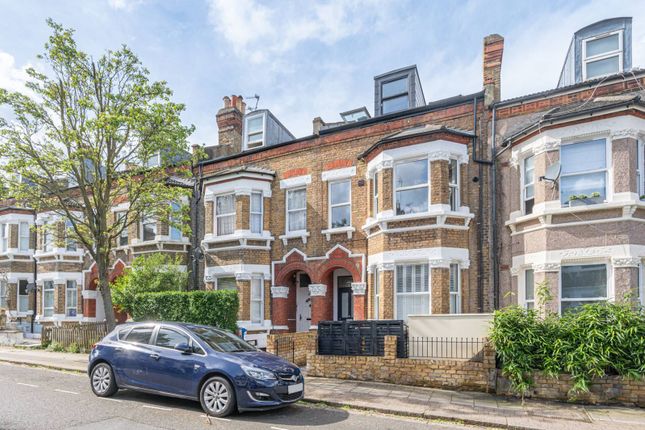 Flat to rent in Shenley Road, Camberwell, London