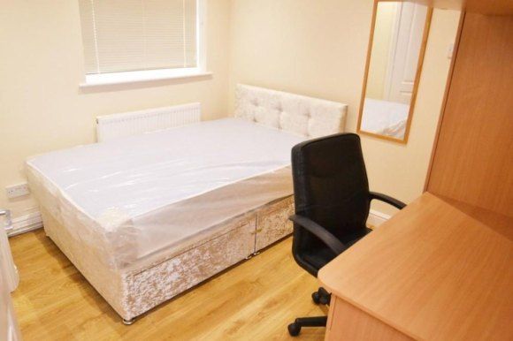 56, CHERVIL CLOSE, Manchester photo 3