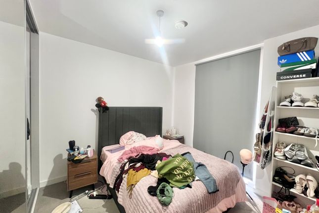 Apt 10, Birmingham photo 3