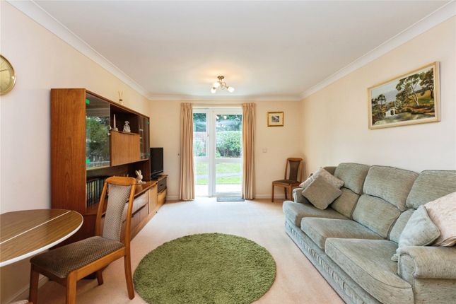 8, St Michaels Court, Bishops Cleeve photo 3
