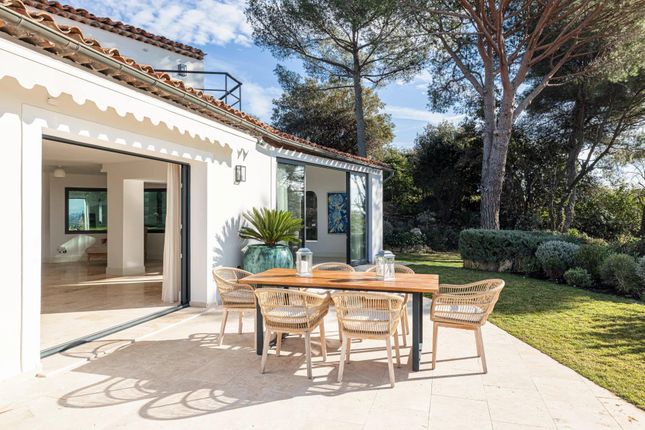 Villa for sale in La Colle-Sur-Loup, Alpes-Maritimes, Provence-Alpes-Côte d Azur, France