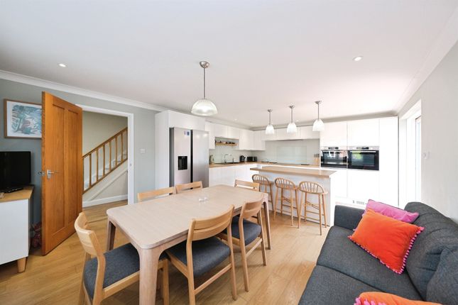 6, Acacia Drive, Derby photo 4