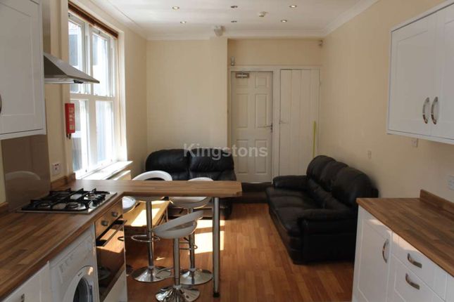 28, Mackintosh Place, Cardiff photo 3