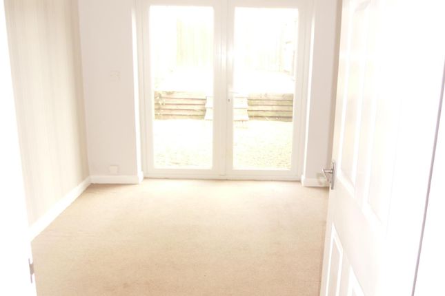 15, Warwick Road, Stevenage photo 3