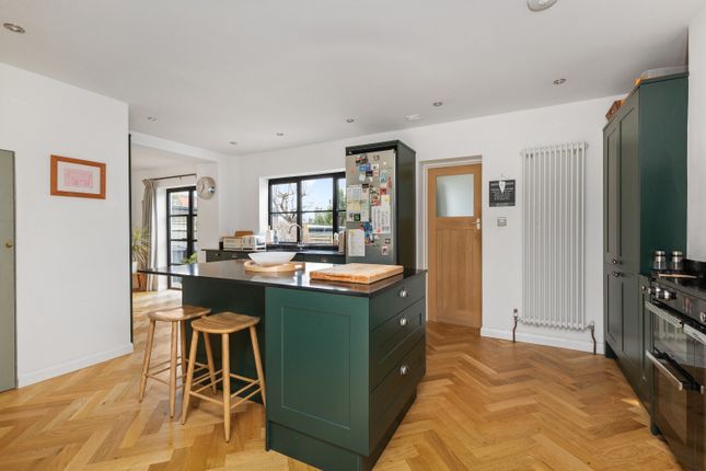 3, Adur Avenue, Shoreham-by-sea photo 3