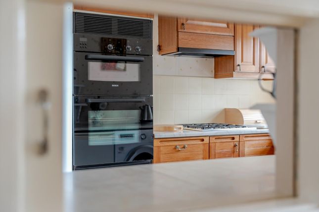 16, Meyrick Avenue, Wetherby photo 2