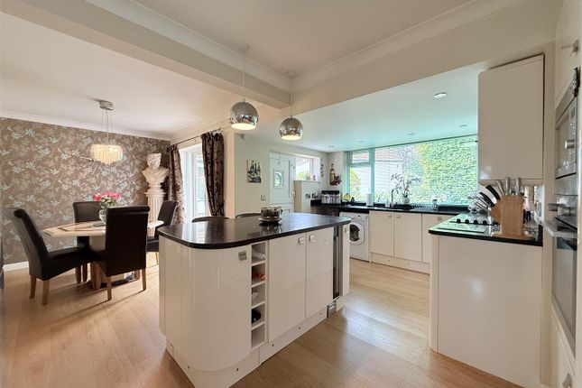 377, Mottram Road, Stalybridge photo 4