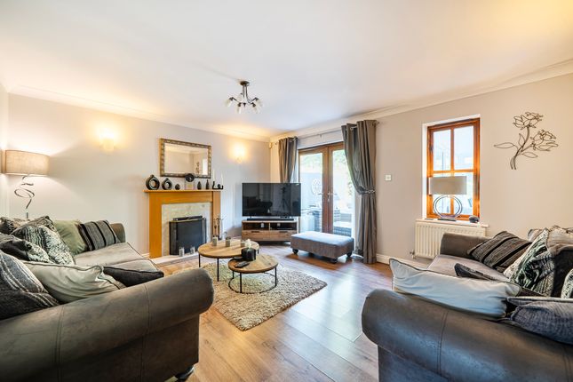 28, Wentworth Grange, Winchester photo 2