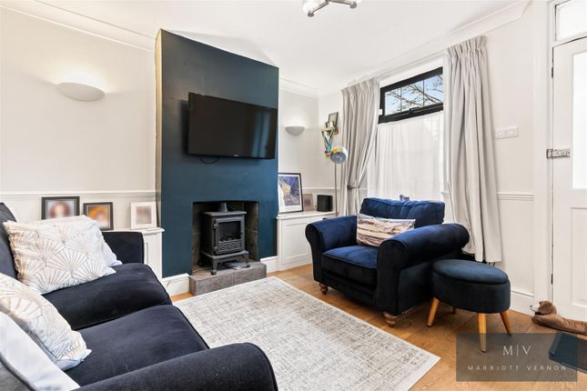 16, Bynes Road, South Croydon photo 2