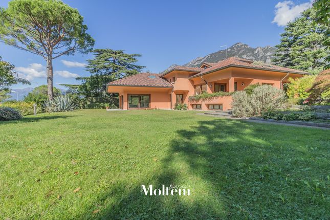 Thumbnail Villa for sale in Lake Front, Mandello Del Lario, Lecco, Lombardy, Italy