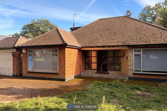 Bracken Drive, Chigwell photo 2