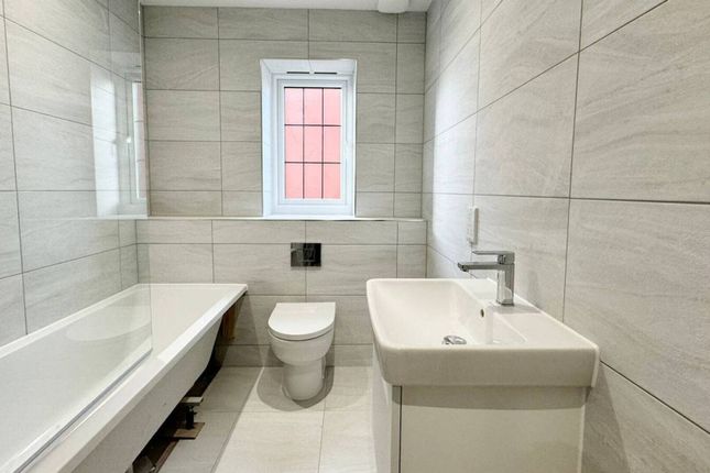 16 Carr Head Lane, Poulton-Le-Fylde photo 3
