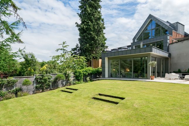 Thumbnail Detached house for sale in Daveylands, Wilmslow