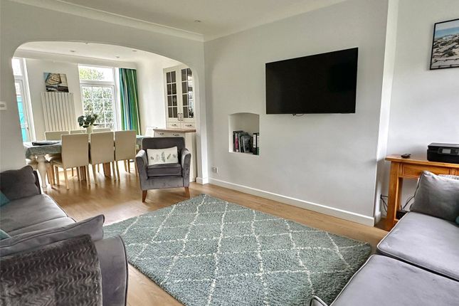 21 Hamilton Court,, De La Warr Road, Lymington photo 3