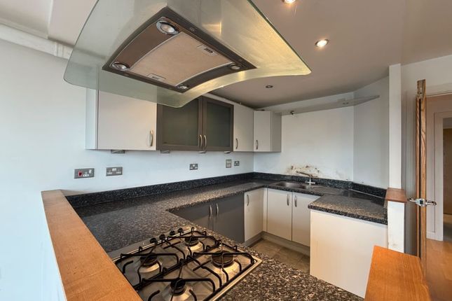36, Hanover Avenue, London photo 3