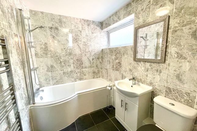 11, Farr Drive, Coventry photo 3